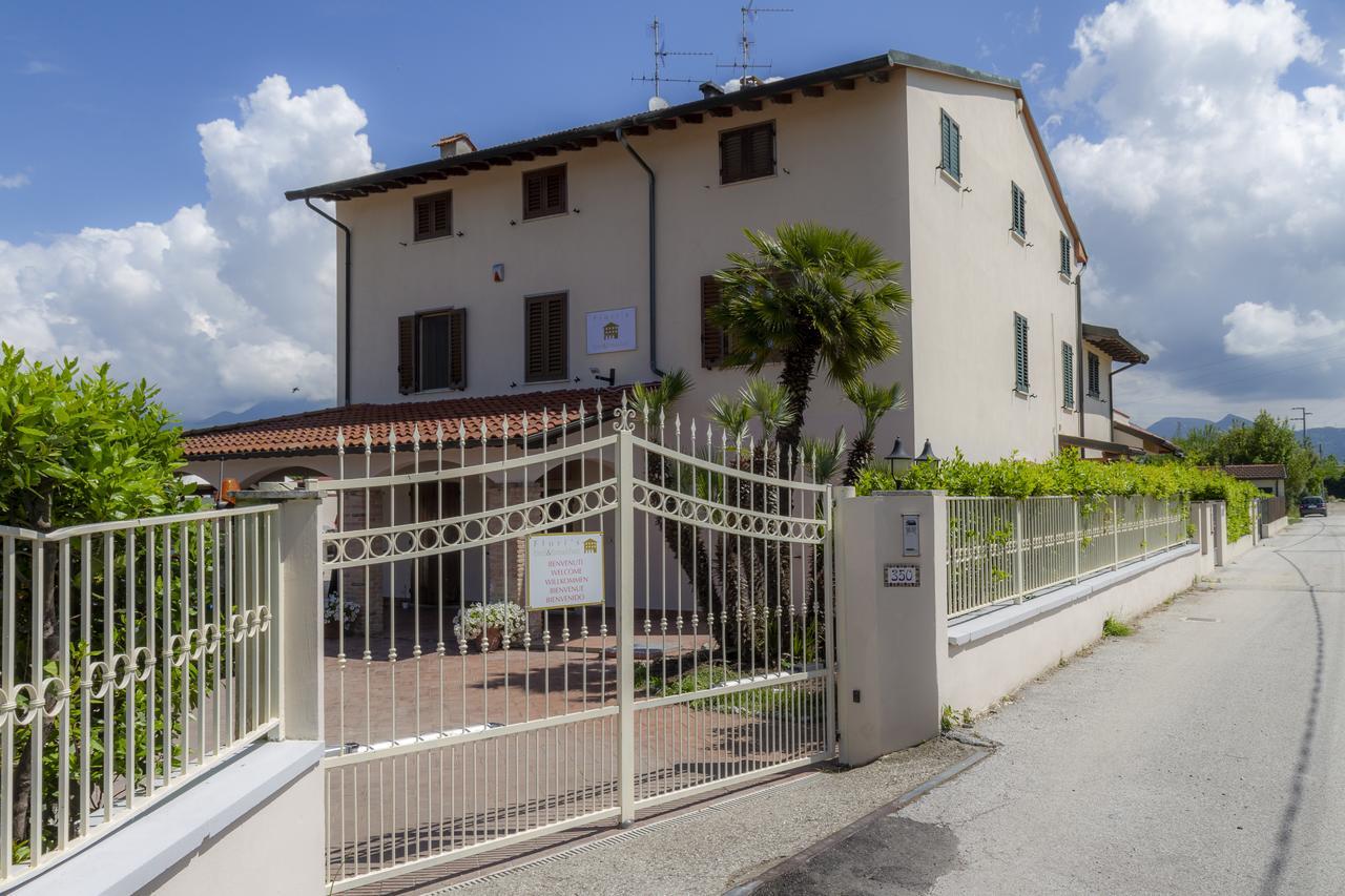 Bed and Breakfast Flori'S Viareggio Exterior foto